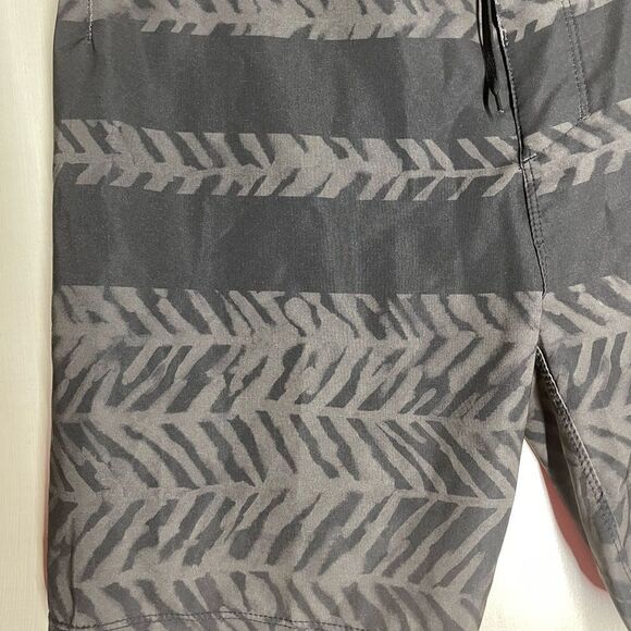 Hurley black and gray swim trunks board shorts, size 28 - Picture 7 of 14